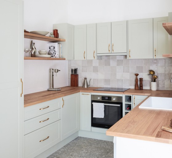 We can take out your old kitchen and make good all the walls and ceiling ready for the new one.